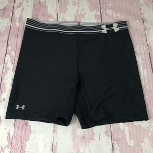 💥UNDER ARMOUR WOMEN'S SHORT  NWT WELCOME OFFER 💥